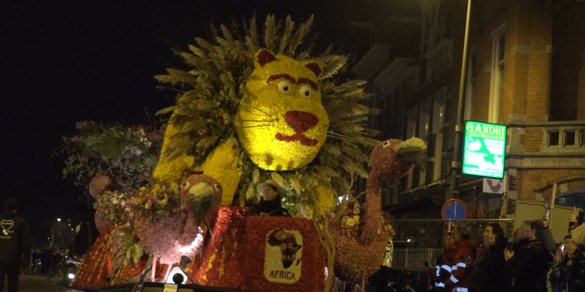 Kijk terug: aankomst Bloemencorso 2023 op het Houtplein in Haarlem
