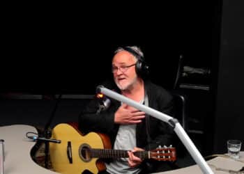 Gert Vlok Nel, “zeldzaam” interview en optreden van dichter uit Zuid-Afrika