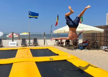 Trampolinepark Bloemendaal weer open na brand: “Soms is rock bottom je trampoline, en wij veren weer op”