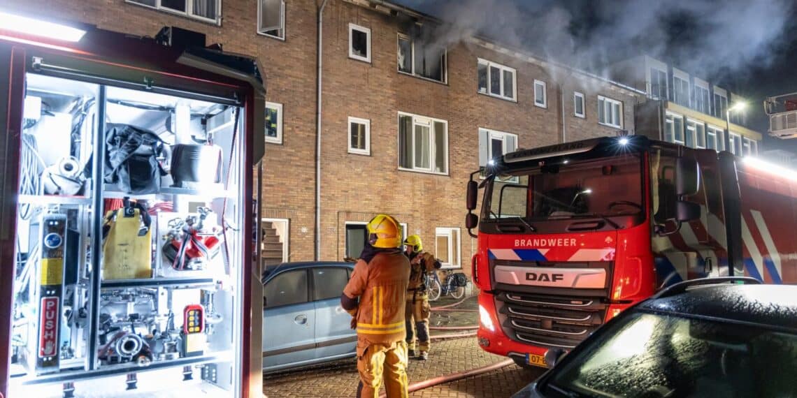 Drie gewonden bij brand aan Jan Gijzenkade