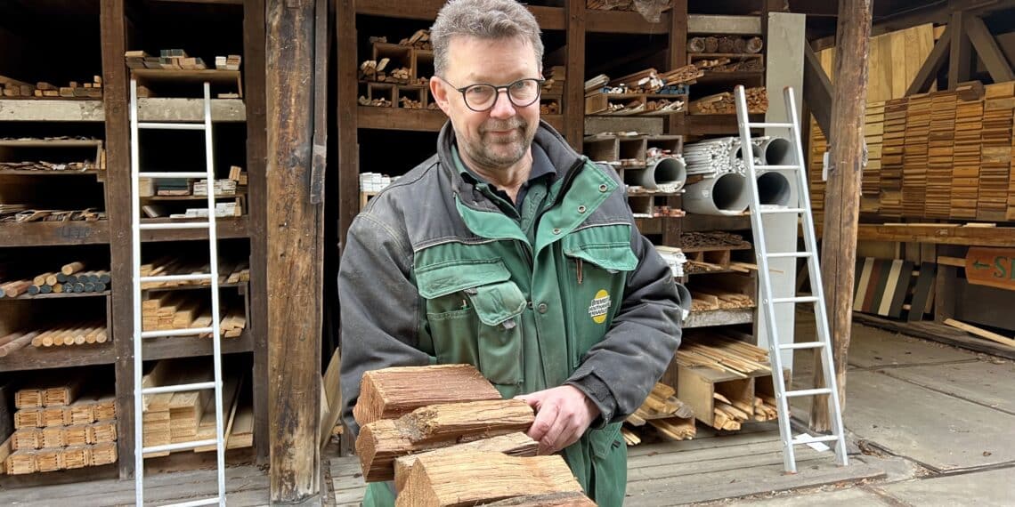 Verkoop Haarlems haardhout verdubbelt: “Dezelfde dag de deur nog uit”