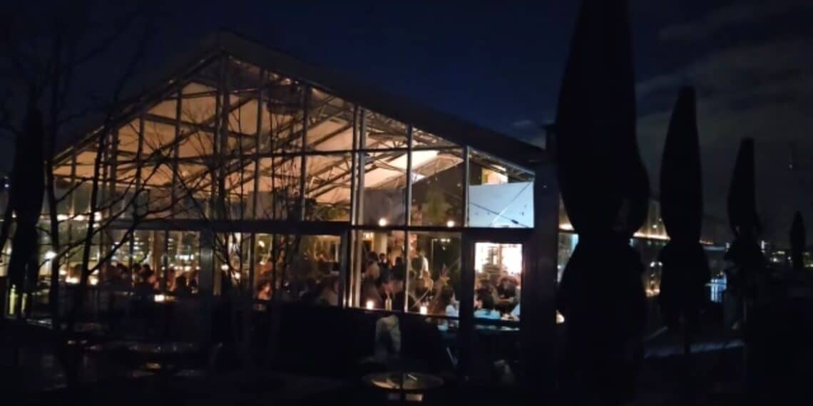 Zo’n dertig Haarlemse restaurants zetten licht uit voor de natuur