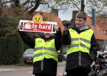 Dan maar zelf flitsen op 30 km/u weg: “Er wordt helemaal niet gehandhaafd”