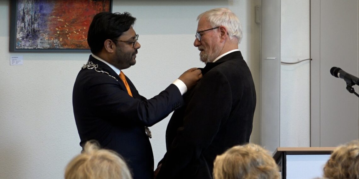 Acht Heemstedenaren krijgen koninklijke onderscheiding, ook mooi moment voor nieuwe burgemeester