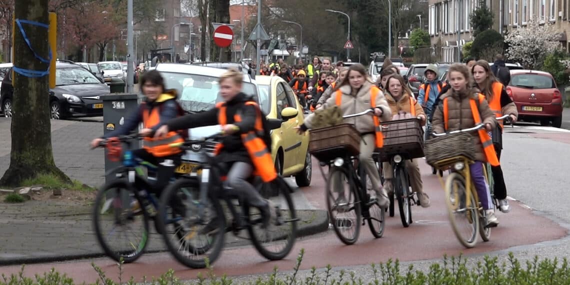 Verkeersexamens Haarlem, Bloemendaal en Heemstede begonnen: “De belangrijkste les is discipline”