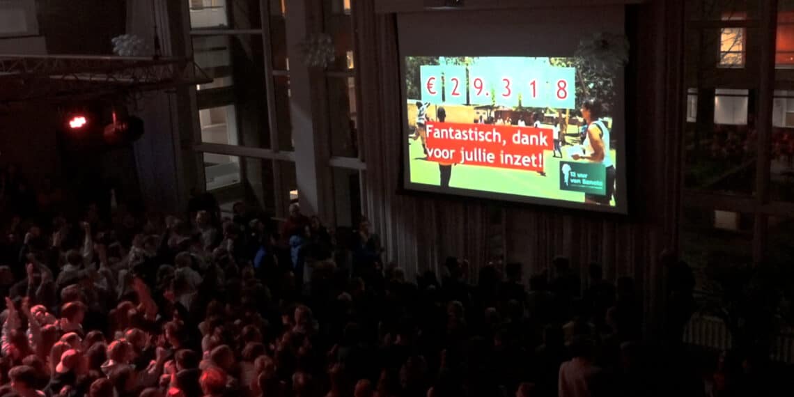 Leerlingen Lyceum Sancta Maria halen in 12 uur bijna 30.000 euro op