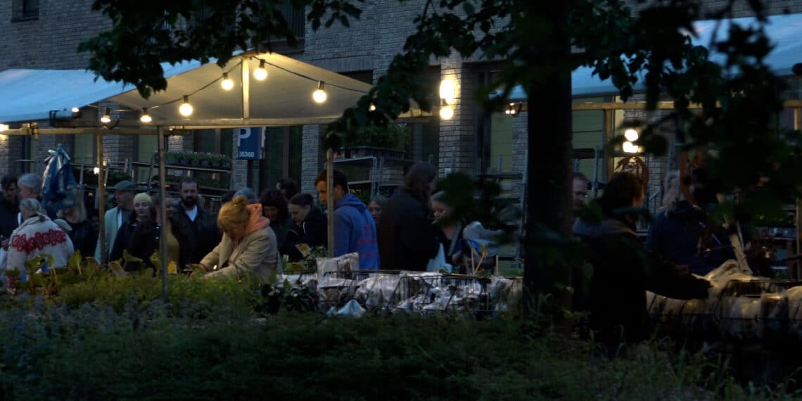 Een drukke geslaagde editie op de Luilakmarkt