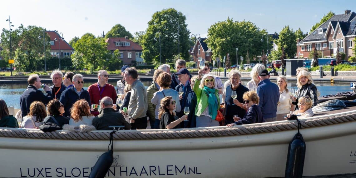 Haarlemse sloepentocht tegen kinderarmoede: “Trots dat we 7000 euro hebben ingezameld”