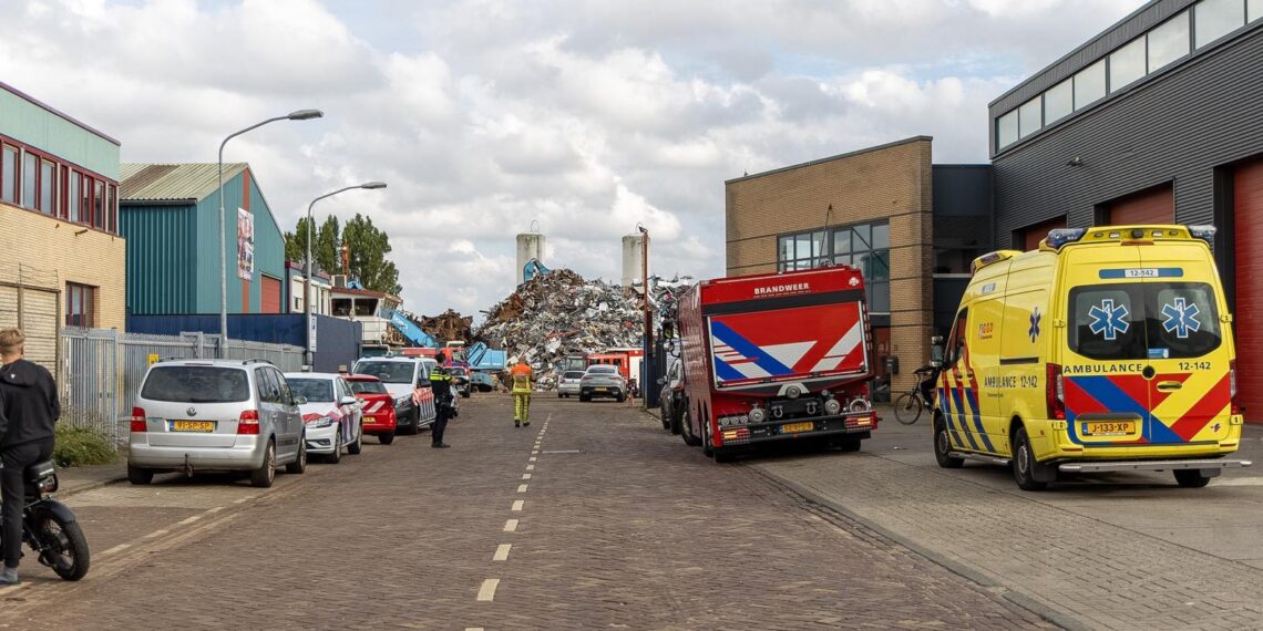 Korte brand bij sloperij Waarderpolder: “Vuur kon snel geblust worden”