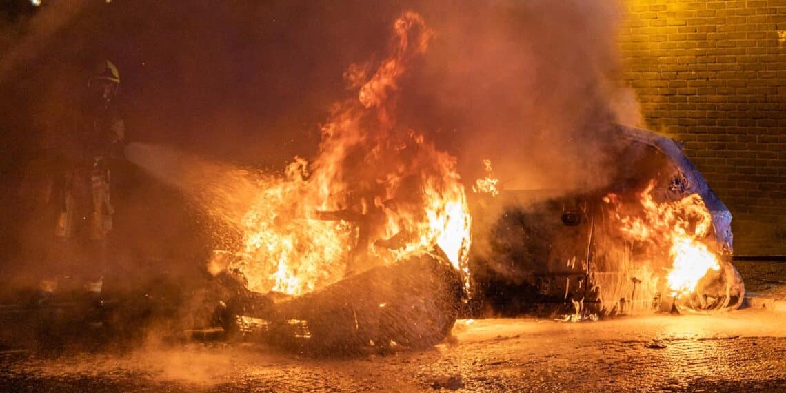 Opnieuw een auto in vlammen op in Haarlem