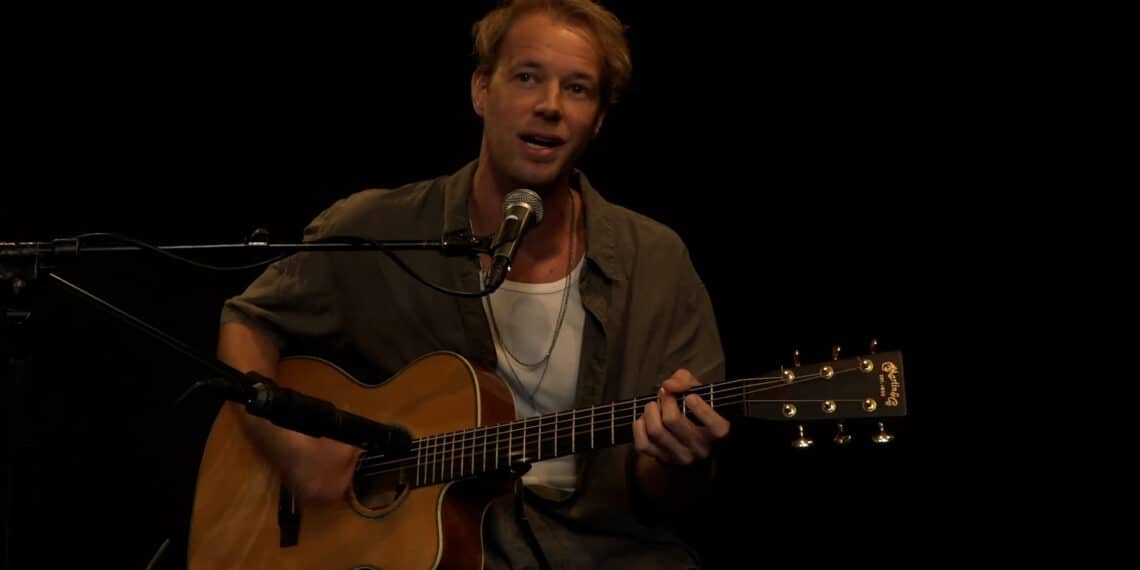 BLANKO speelt live akoestische versie ‘Love for life & In to the future’ bij Chez René