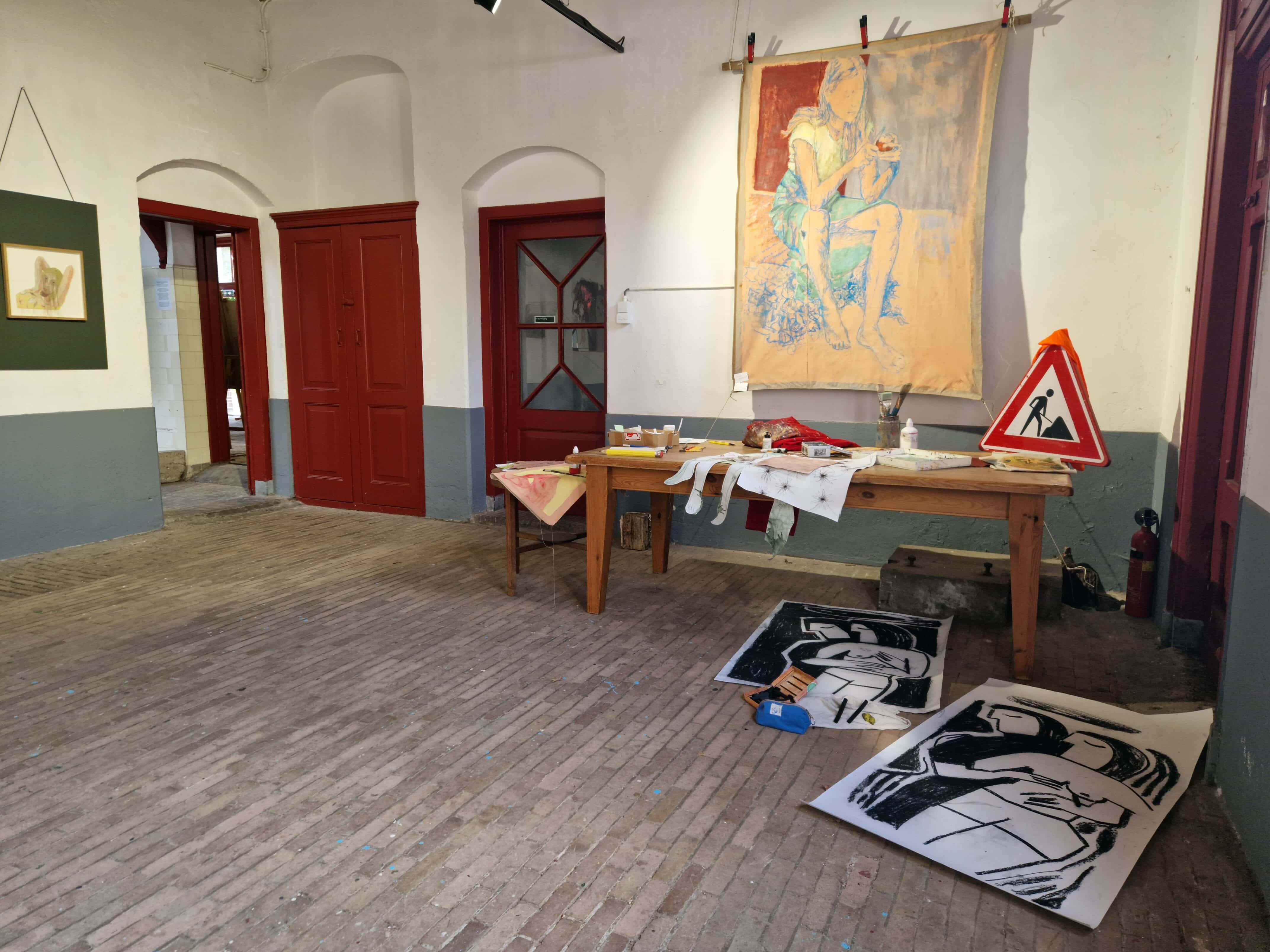 Boerderij Elswout opent deuren voor groepsexpositie ‘Onderweg’