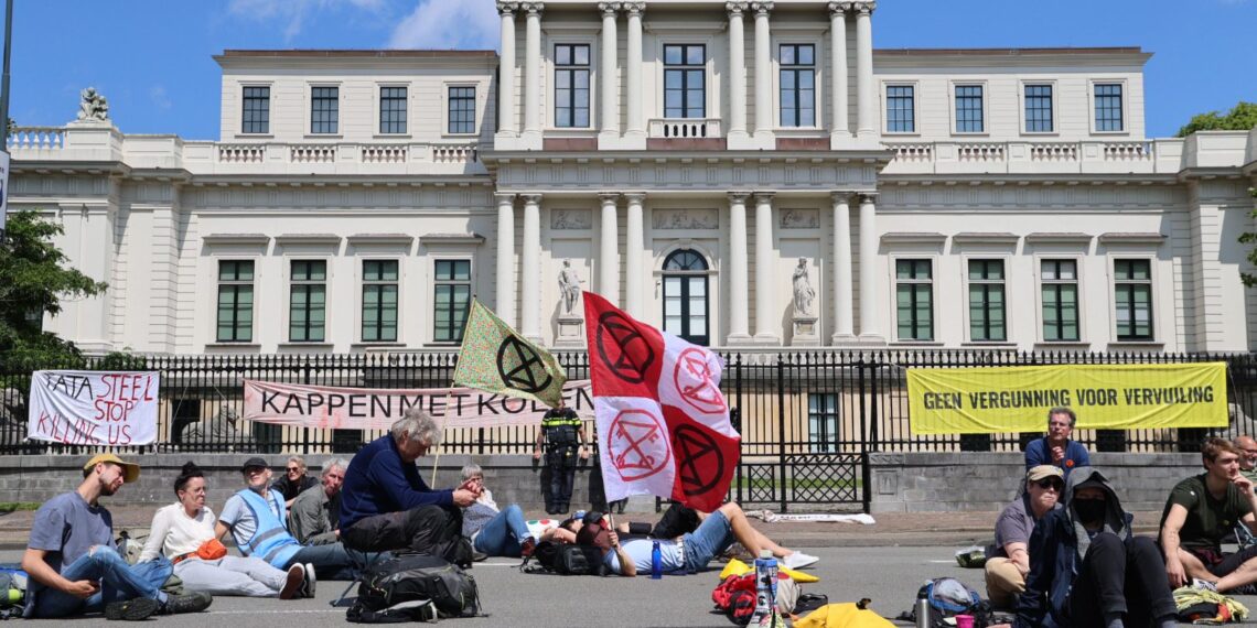 Burgemeester Wienen in hoger beroep tegen klimaatactivisten: “Hij baalt van ons”