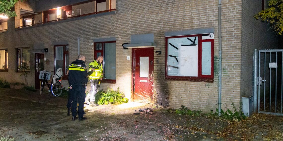 Politie zoekt getuigen na explosie bij woning in Leidsebuurt Haarlem