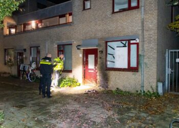 Politie zoekt getuigen na explosie bij woning in Leidsebuurt Haarlem