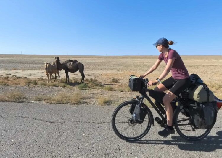 Tessa Marco fietsreis Australie Tadzjikistan