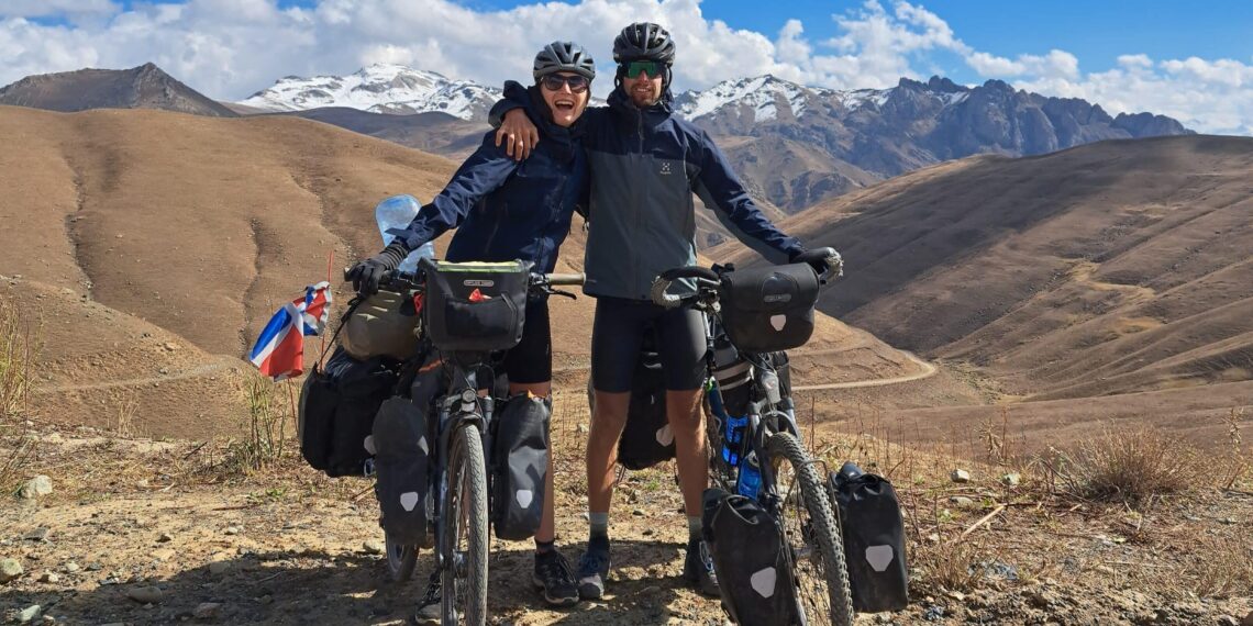 Met 10.000 kilometer op de teller bereikt fietsreiziger Tessa Centraal-Azië: ‘Een derde zit erop’