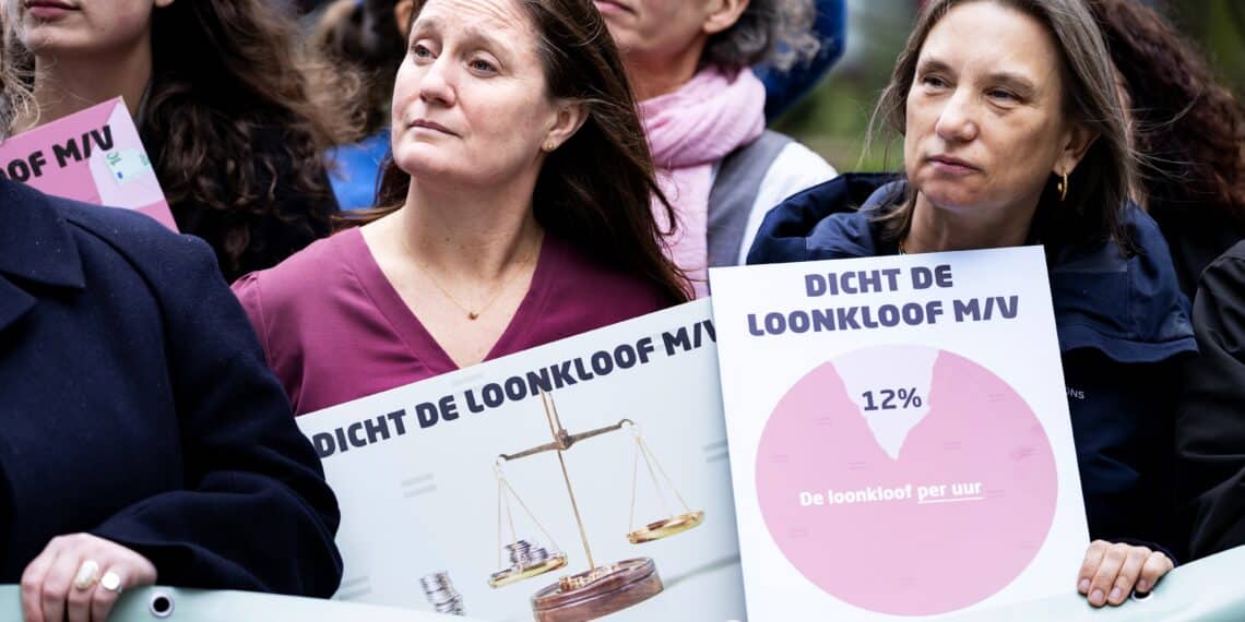 Luister terug: gelijke behandeling vrouwen blijft uitdaging: ‘Loonkloof groeit zelfs’