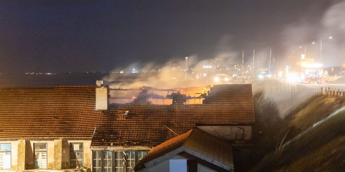 Grote brand bij Riche in Zandvoort: pand verloren, verdachte in beeld