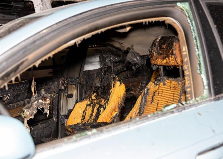 Autobrand busje bestelbus werfstraat haarlem-noord Foto: Inter Visual Studio / Kyrlian de Bot