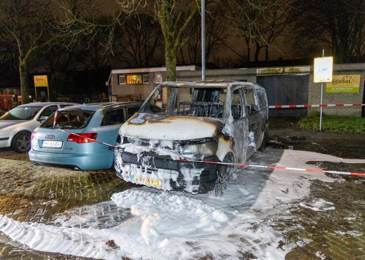Autobrand busje bestelbus werfstraat haarlem-noord Foto: Inter Visual Studio / Kyrlian de Bot