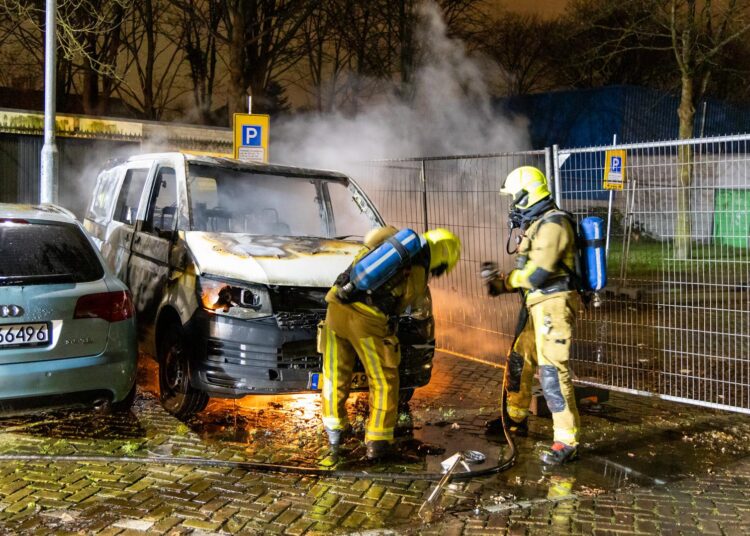 Autobrand busje bestelbus werfstraat haarlem-noord Foto: Inter Visual Studio / Kyrlian de Bot