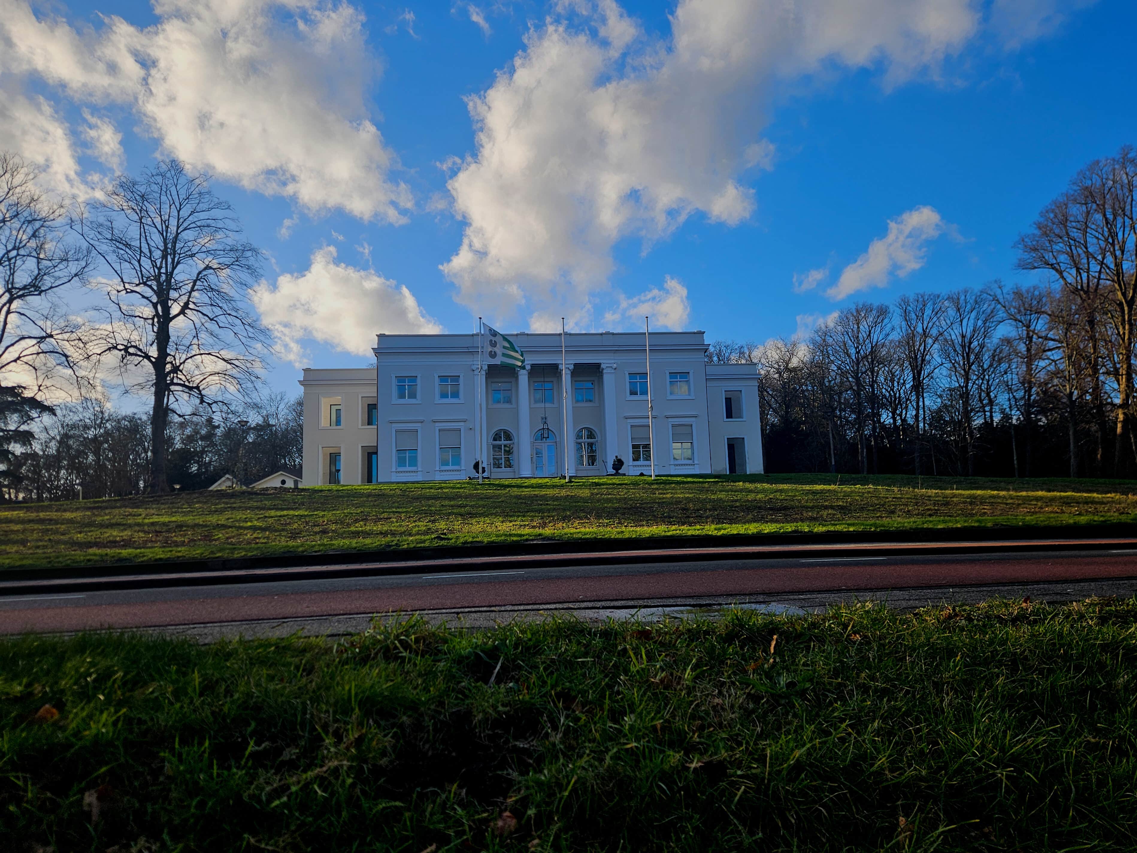 Twee informateurs onderzoeken bredere coalitie in Bloemendaal