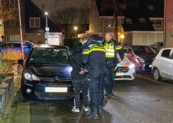 Bestelbus in Haarlem doelwit van inbraak, verdachte opgepakt