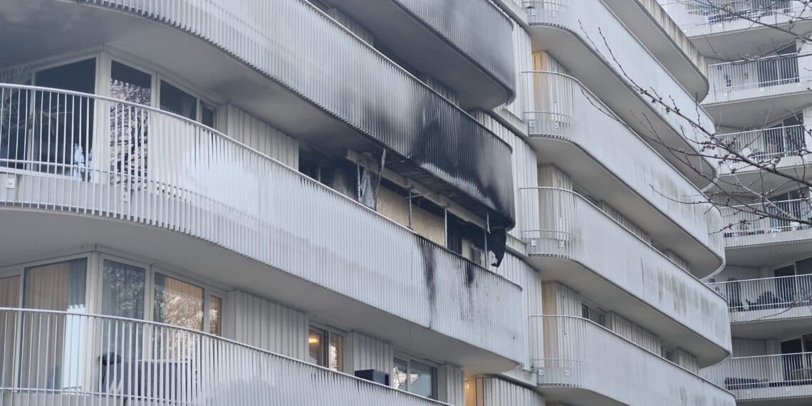 Buurt schrikt van brand woonzorgcentrum: ‘Een balkon hoger stond iemand in paniek te zwaaien’