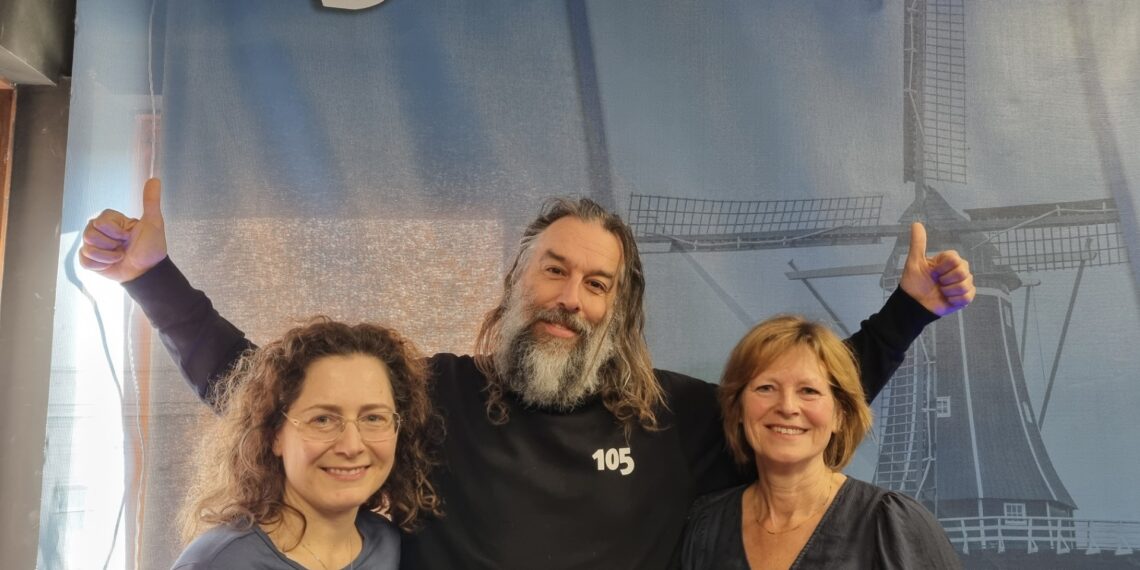 Vrouwenkoor Baba Jaga uit Haarlem neemt afscheid ‘met een lach en een traan’