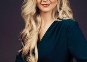 Luister terug: Schrijver Sophie Poldermans vertelt over Haarlem tijdens WOII en het leven van Hannie Schaft en de zussen Oversteegen.