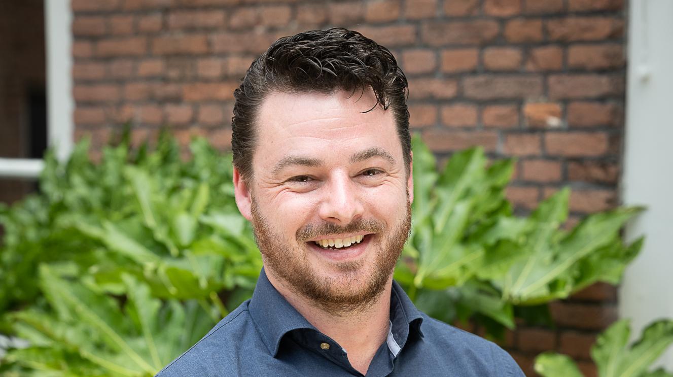 Luister terug: Wethouder Robbert Berkhout over het vergroenen van Haarlem tijdens het NK Tegelwippen