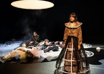 Jack Bot en andere jongeren delen ervaringen met depressie in toneelstuk The Dark: ‘Voelde me somber zonder reden’