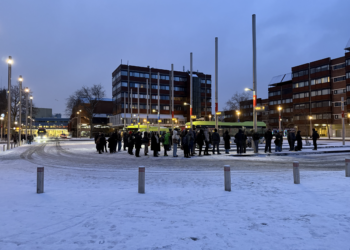 Geen bussen in regio Haarlem tot de middag door extreme gladheid