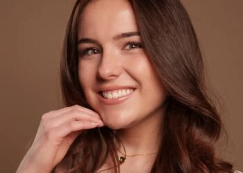 Luister terug: Finalist Miss-verkiezing Sydney Lisa van Dam vraagt aandacht voor neurodiversiteit