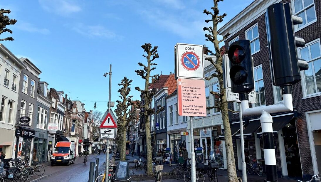 Fietsparkeerverbod in deel Grote Houtstraat in Haarlem