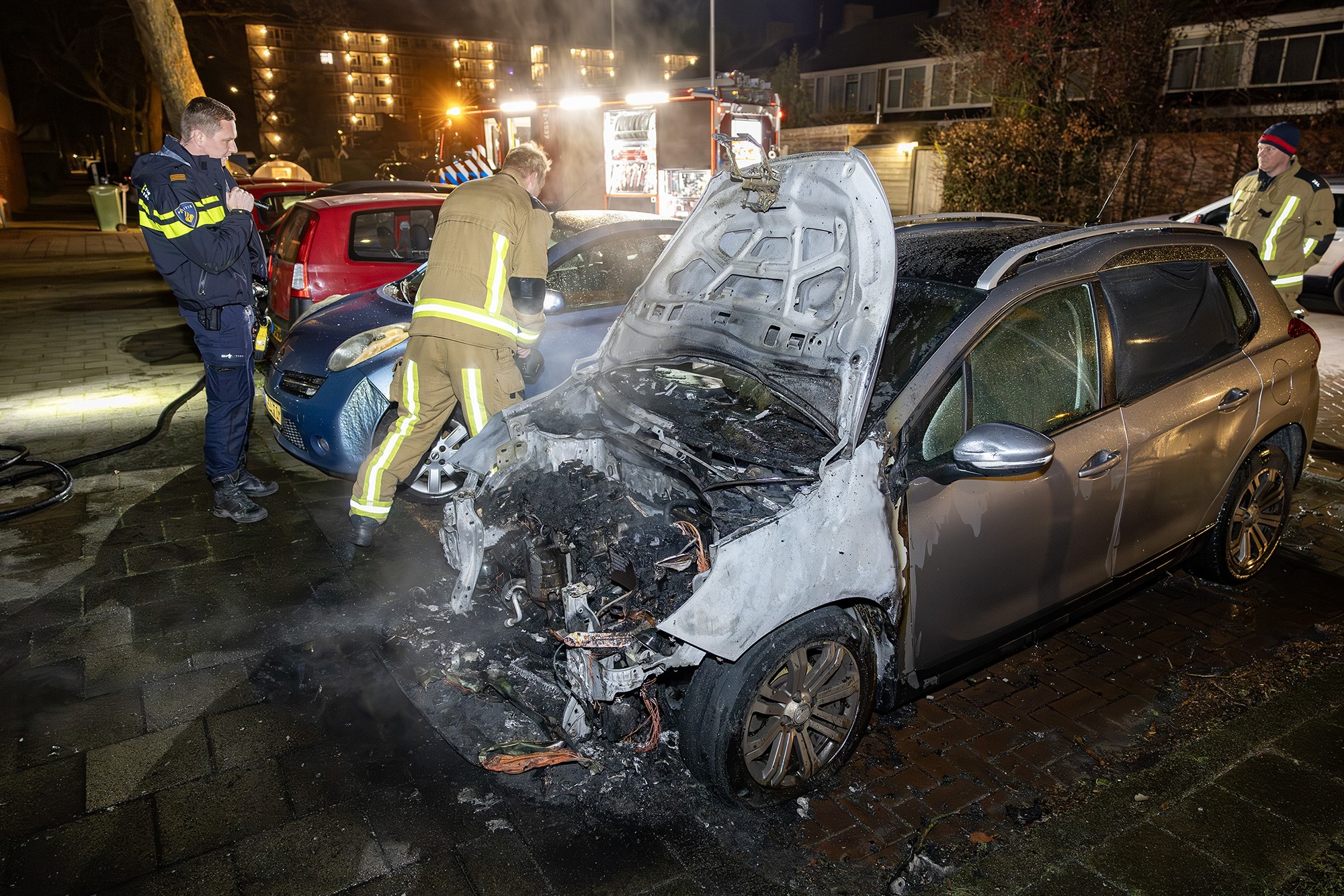 Autobrand in Europawijk Haarlem vannacht, politie onderzoekt oorzaak