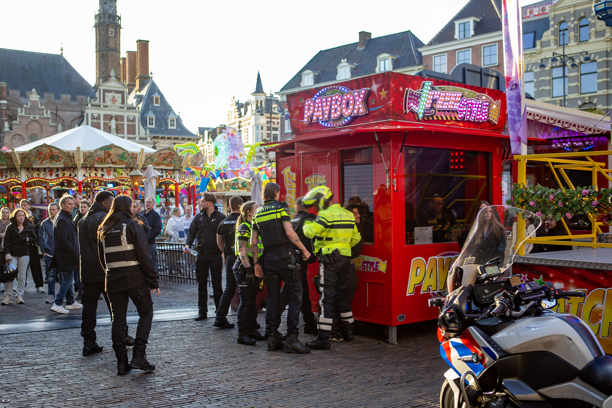 Twee personen aangehouden op kermis in Haarlem na vechtpartij