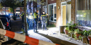 Explosie bij woning in Schalkwijk: politie doet onderzoek