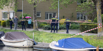 Politie zoekt in water bij Leidsevaart naar vermist 13-jarig meisje