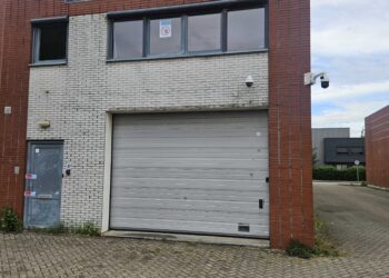 Bedrijfspand in Waarderpolder zes maanden dicht vanwege illegaal gokken en drugs