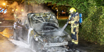 Auto grotendeels verwoest bij brand in Heemstede