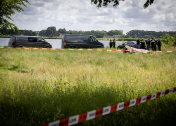 Overleden persoon aangetroffen bij Molenplas, identiteit nog niet bevestigd
