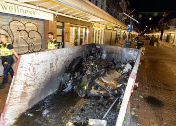Minderjarige man opgepakt na brand in bloemenstal aan Grote Houtstraat