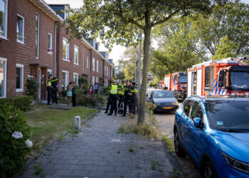 Man gewond bij woningbrand in Haarlem-Noord, vrouw aangehouden