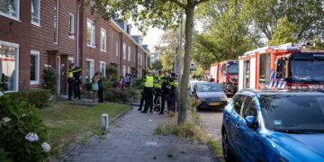 Man gewond bij woningbrand in Haarlem-Noord, vrouw aangehouden