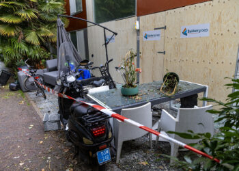 Explosie bij woning aan Eendenkooistraat in Haarlem, politie zoekt getuigen