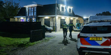 Politie zoekt getuigen na explosie bij woning in Haarlem
