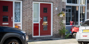 Explosie bij woning in Haarlem-Oost, verdachte vlucht op fatbike