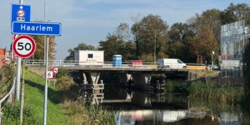 Nieuwe fietsbrug moet oversteken naar Coornhert Lyceum veiliger maken